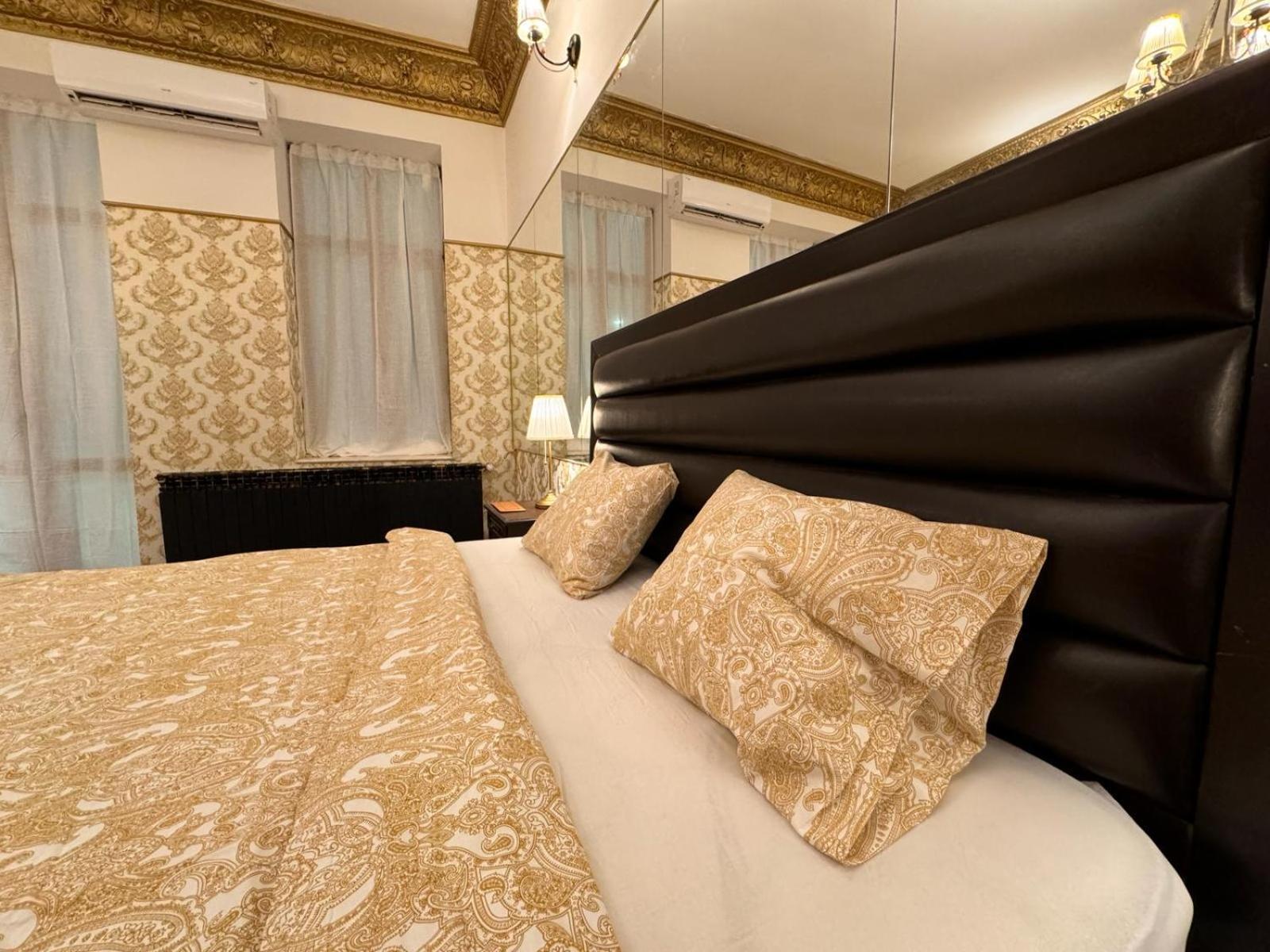 The King Suite With Balcony View Piata Romana Bucarest Exterior foto